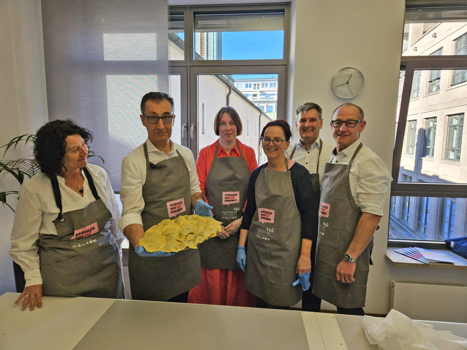 Einleitungsbild LIGA-Vorstand trifft Cem Özdemir - bei "Mauldäschle" - Pressemitteilung der LIGA-BW vom 16.01.26