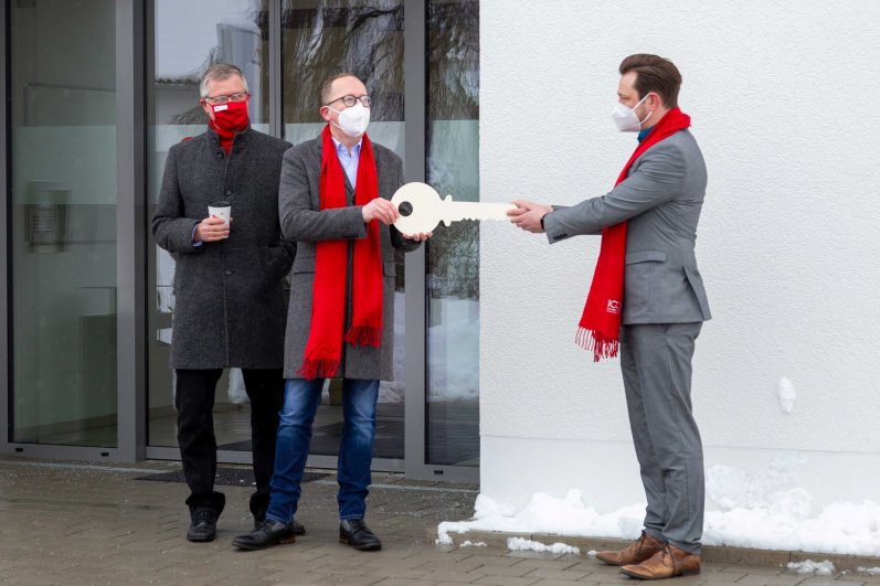 Neueröffnung Nellingen mit Schlüssel