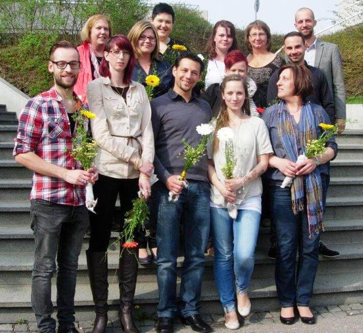 Die qualifizierten PraxisanleiterInnen mit ihren DozentInnen und Kursleiterin Frau Erbe.