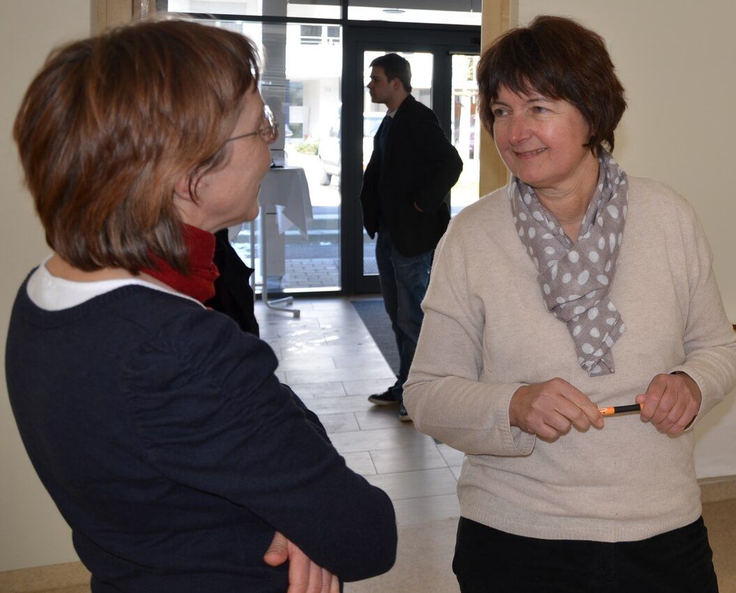 Frau Lenz mit Teilnehmerin