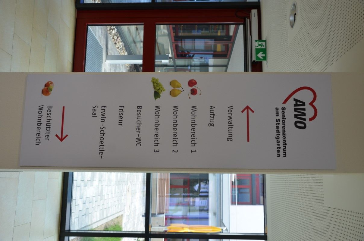 Wegweiser im Seniorenzentrum Kornwestheim