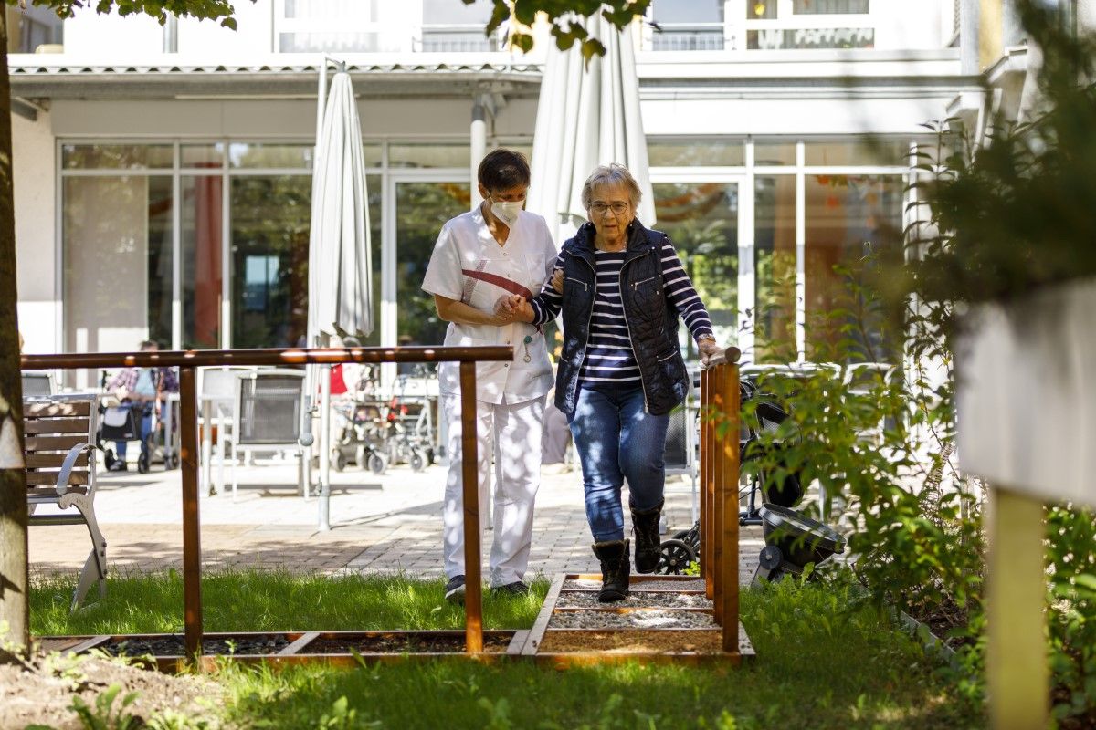 Weg der Sinne im Garten