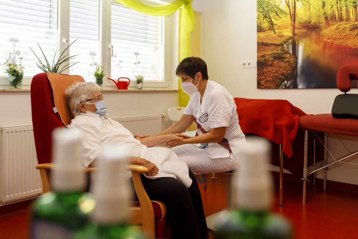 Untersuchung im Seniorenzentrum