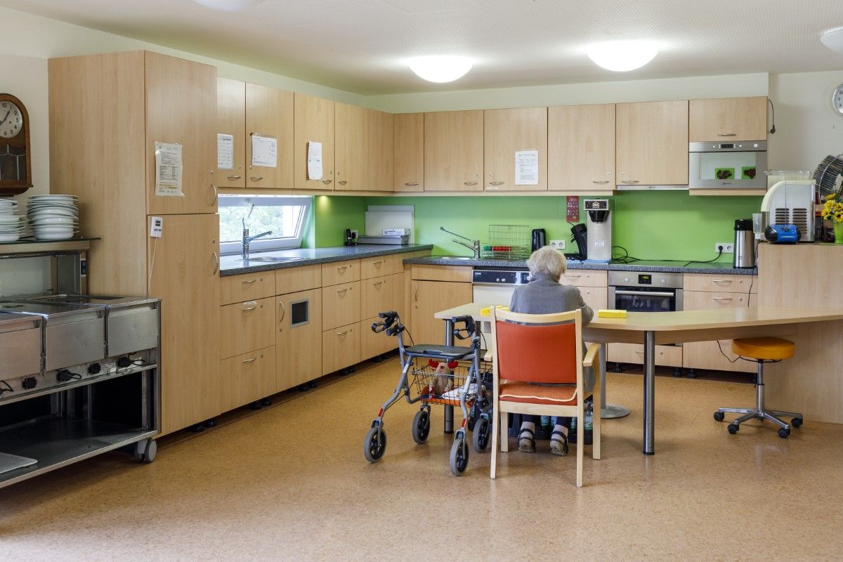 Eine Bewohnerin im Seniorenzentrum